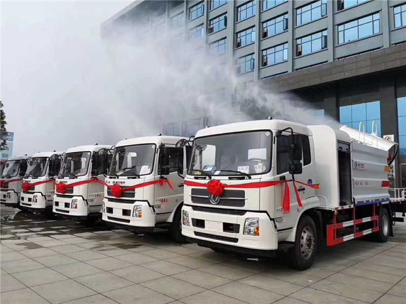 面壁十年圖壁破，練好內(nèi)功立潮頭年終抑塵車、掃路車、壓縮垃圾車批量發(fā)車