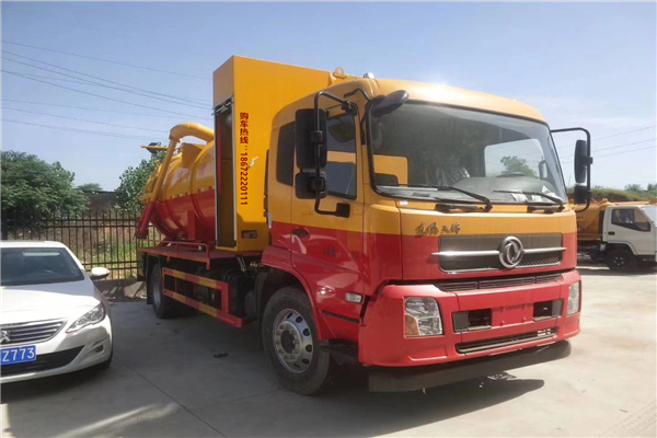 東風D9底盤系列高壓清洗吸污車/配置杠杠的,相比天錦,如何選?