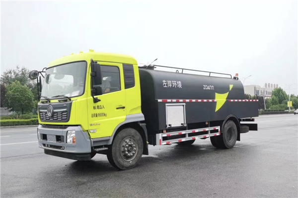 東風路面高壓清洗車洗掃車掃路車助力城市清潔“保衛(wèi)戰(zhàn)”