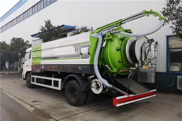 程力多功能高壓清洗吸污車一車兩用，省錢(qián)省力，經(jīng)濟(jì)劃算