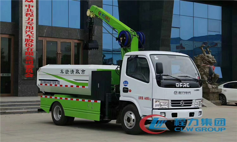 多利卡聯合清淤疏通車能挖取到12米深度窯井垃圾，清淤率達95%