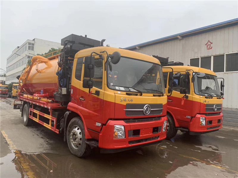 東風(fēng)天龍高壓清洗吸污車具有抽排效率高、自吸、自排及直灌