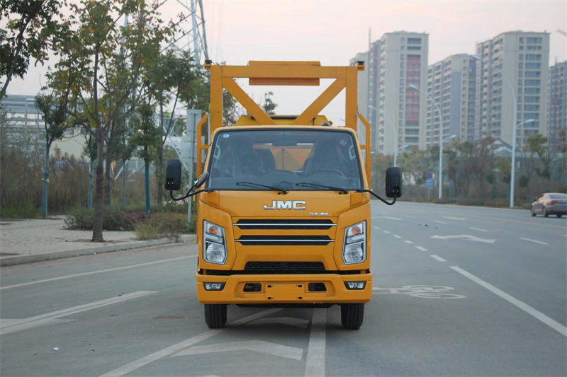 江鈴順達藍牌防撞緩沖車 江鈴順達藍牌防撞緩沖車
