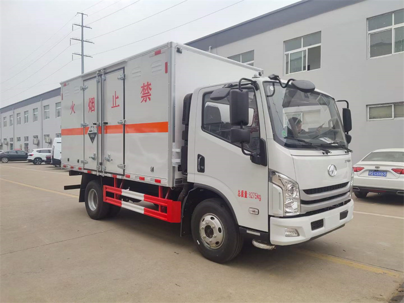 躍進(jìn)C500超越版8類腐蝕性廂式車 躍進(jìn)C500超越版8類腐蝕性廂式車