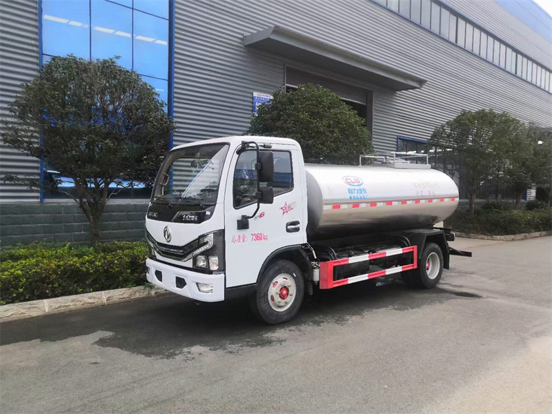東風小多利卡5方鮮奶運輸車 東風小多利卡5方鮮奶運輸車
