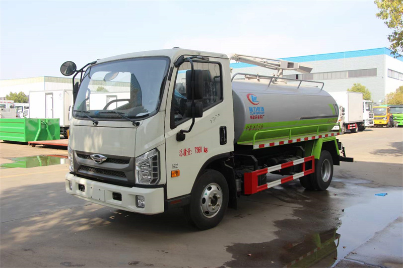 福田領(lǐng)航5.3方吸糞車 福田領(lǐng)航5.3方吸糞車