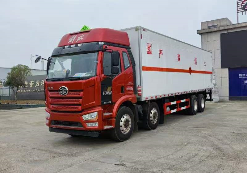 解放J6L全浮高頂排半易燃?xì)怏w廂式運輸車 解放J6L全浮高頂排半易燃?xì)怏w廂式運輸車