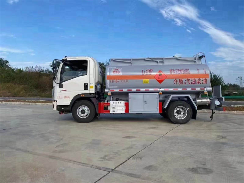 重汽6.2方工地加油車 重汽6.2方工地加油車