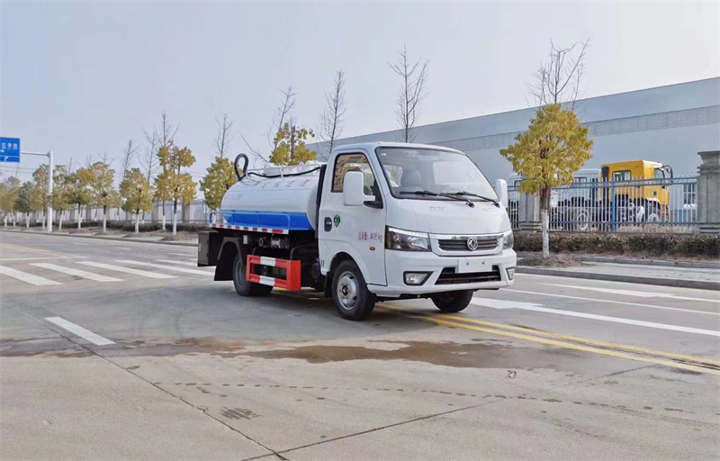 藍牌東風(fēng)途逸清洗吸污車 藍牌東風(fēng)途逸清洗吸污車