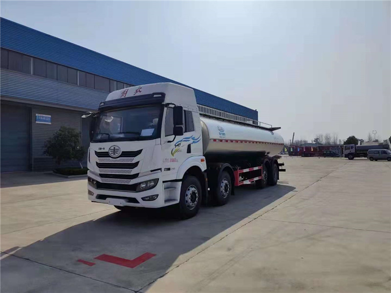 22噸?解放前四后六鮮奶車 22噸?解放前四后六鮮奶車