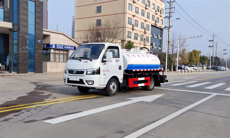 國六東風(fēng)途逸藍牌清洗吸污車 國六東風(fēng)途逸藍牌清洗吸污車