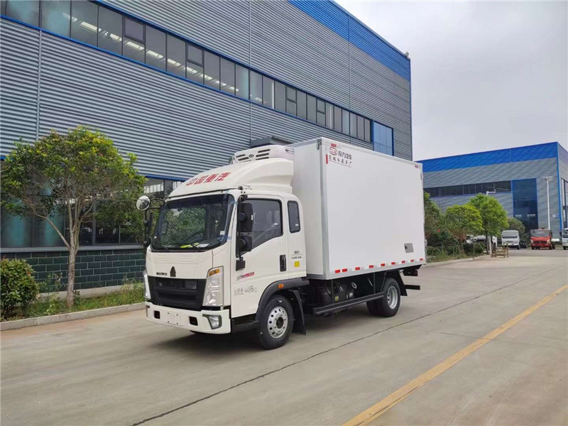 重汽豪沃排半3.7米冷藏車 重汽豪沃排半3.7米冷藏車