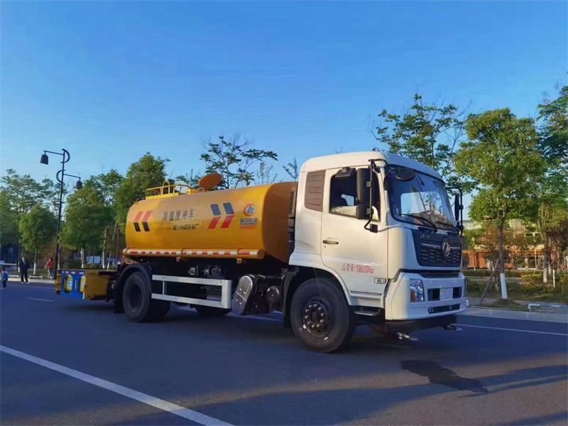 廣東天錦灑水車帶防撞緩沖功能 廣東天錦灑水車帶防撞緩沖功能