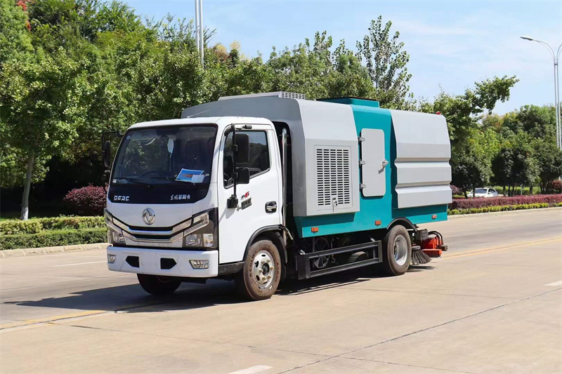 東風(fēng)多利卡5方后置吸塵車 東風(fēng)多利卡5方后置吸塵車