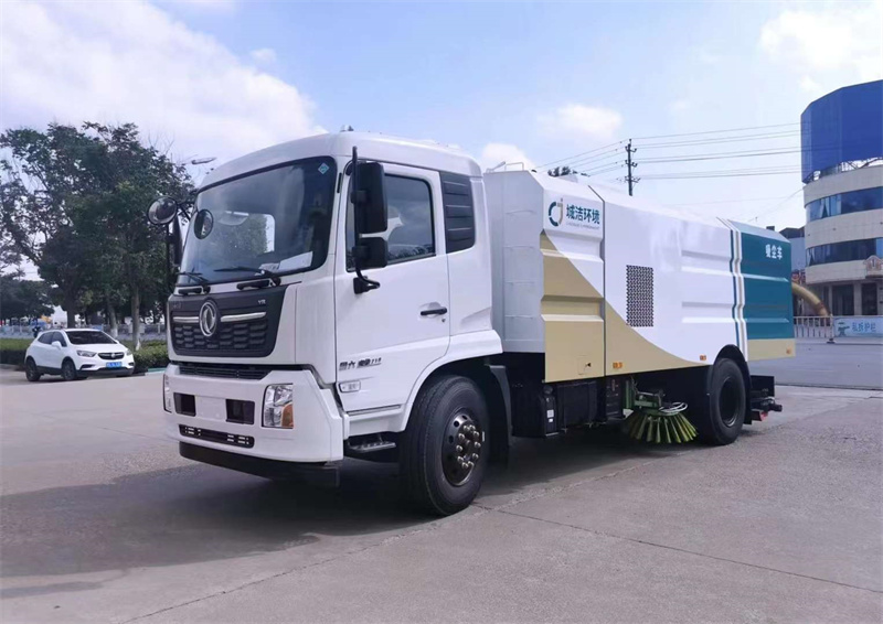 東風(fēng)天錦干濕兩用后置吸塵車 東風(fēng)天錦干濕兩用后置吸塵車