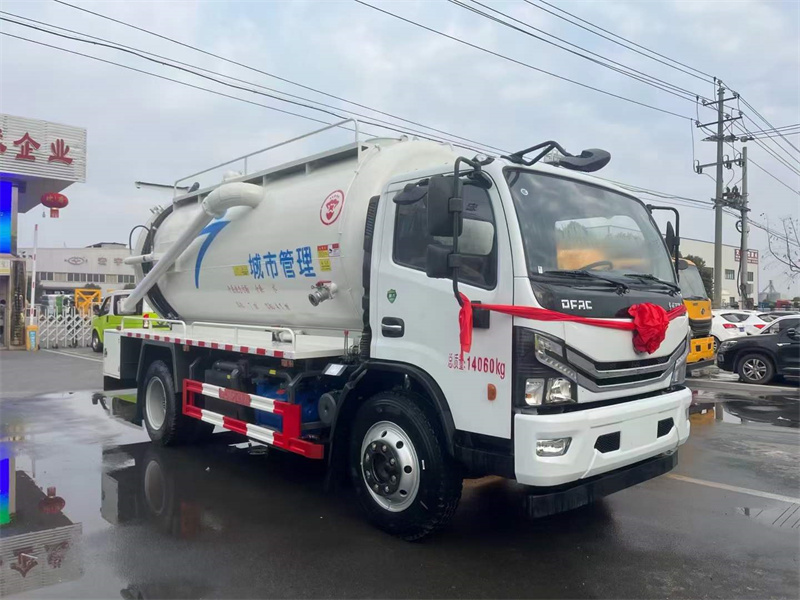 東風(fēng)多利卡12方清洗吸污車 東風(fēng)多利卡12方清洗吸污車