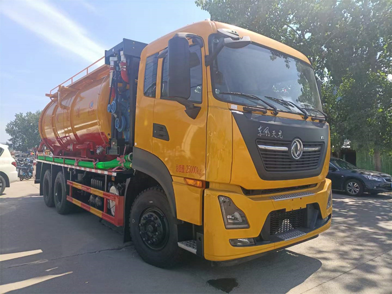 東風(fēng)天龍后八輪22方清洗吸污車 東風(fēng)天龍后八輪22方清洗吸污車