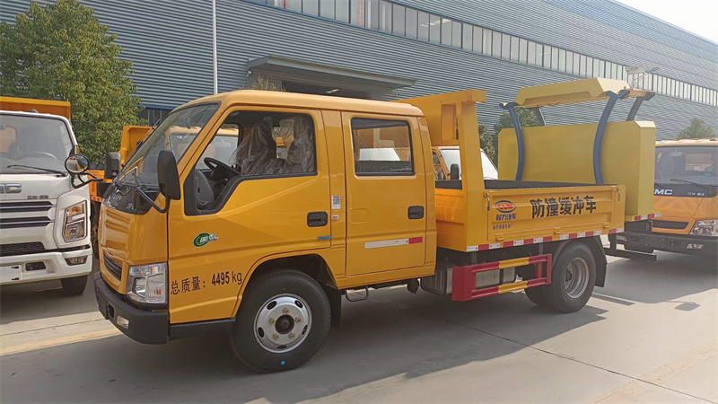 江鈴雙排座70K藍牌防撞緩沖車 江鈴雙排座70K藍牌防撞緩沖車